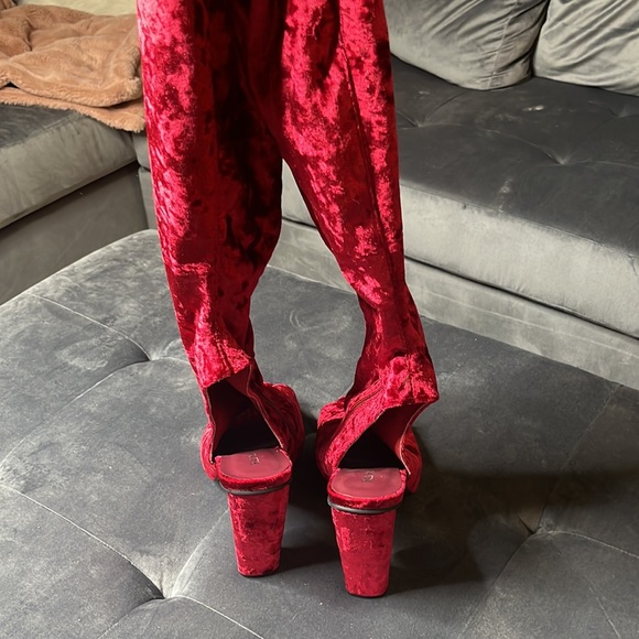 Red Velvet over the knee boots - Picture 4 of 4